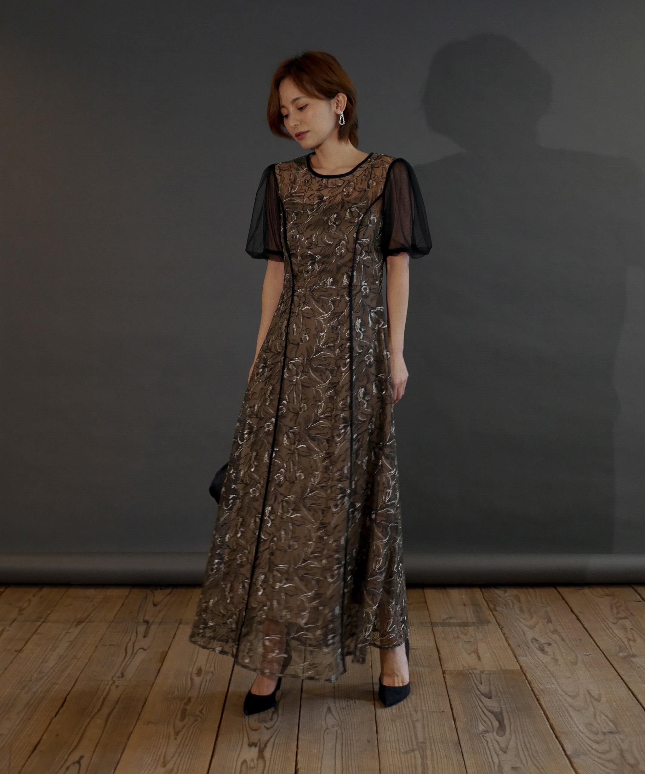 PUFF SLEEVE LACE DRESS