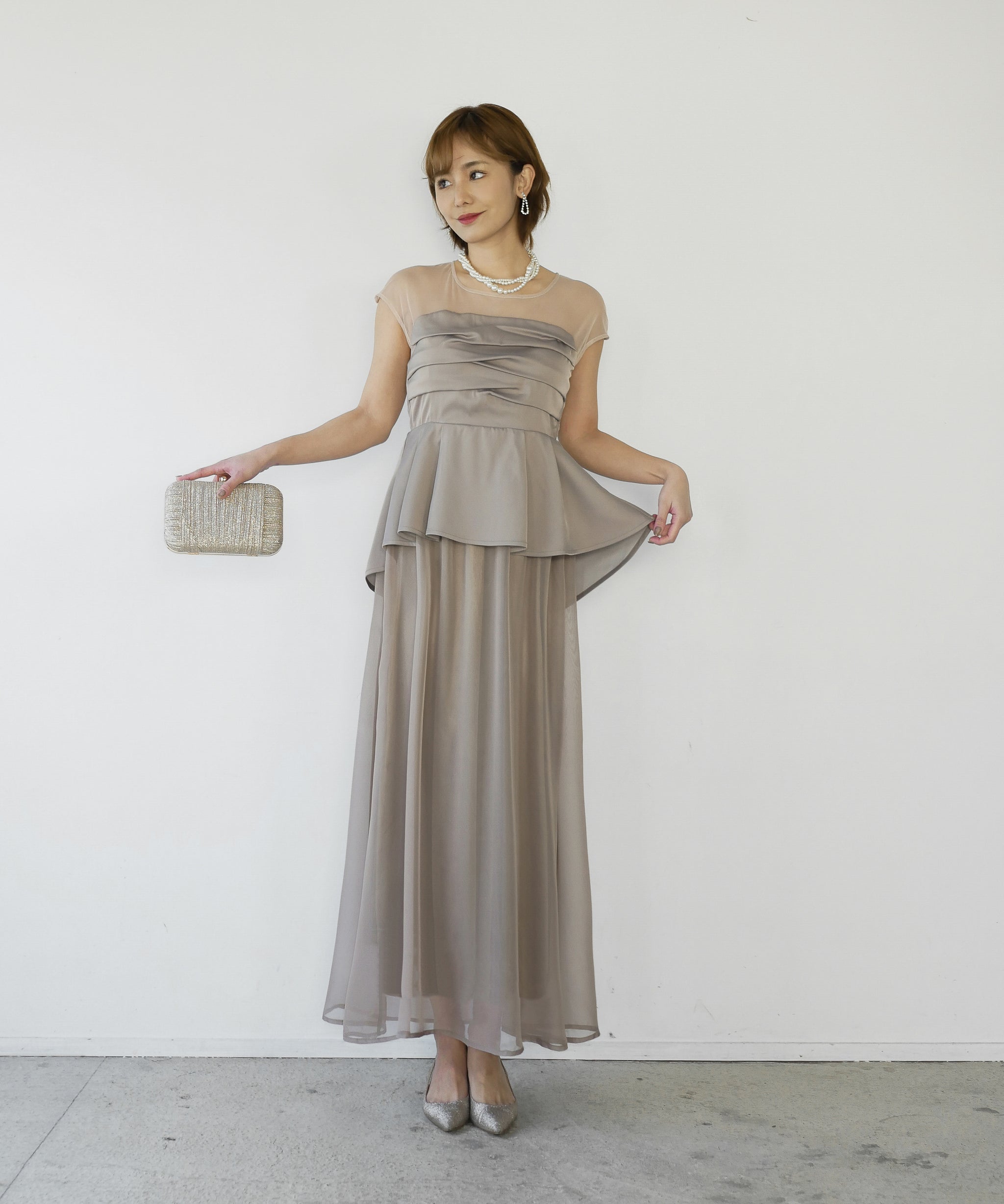 モデルサイズ：160cm B84 W61 H84 / 着用：グレージュ