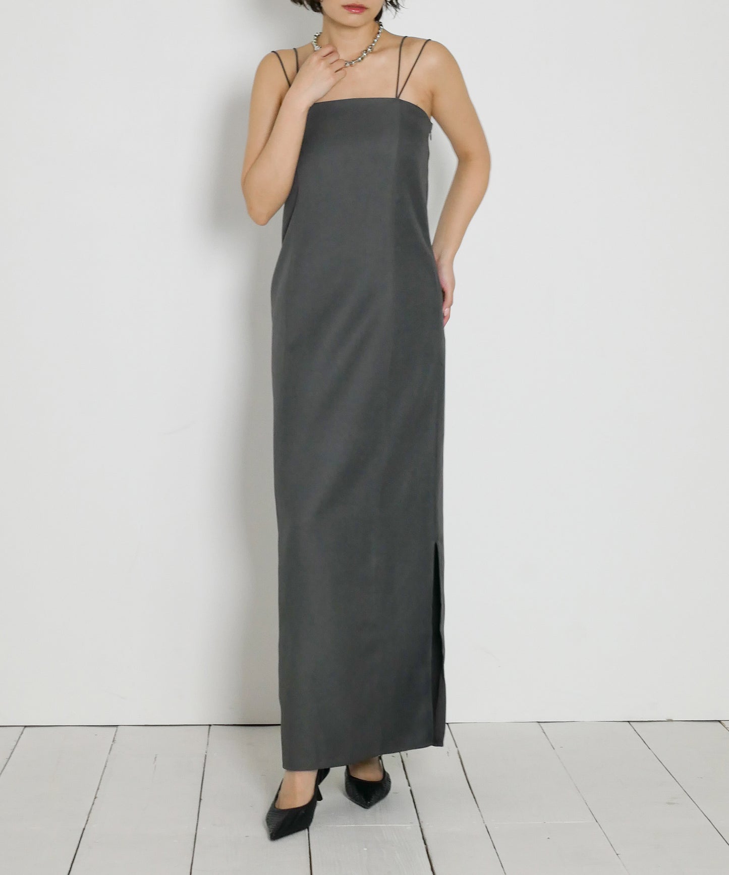 モデルサイズ：160cm B84 W61 H84 / 着用：グレー