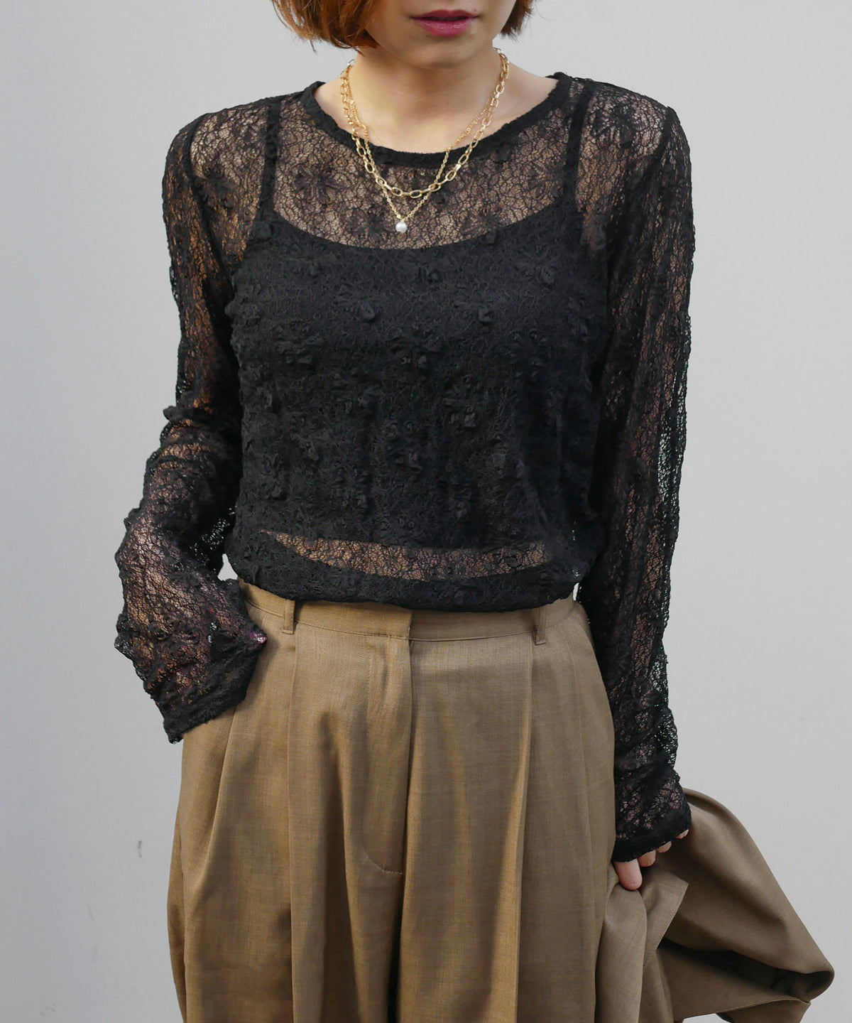LACE GATHER TOP