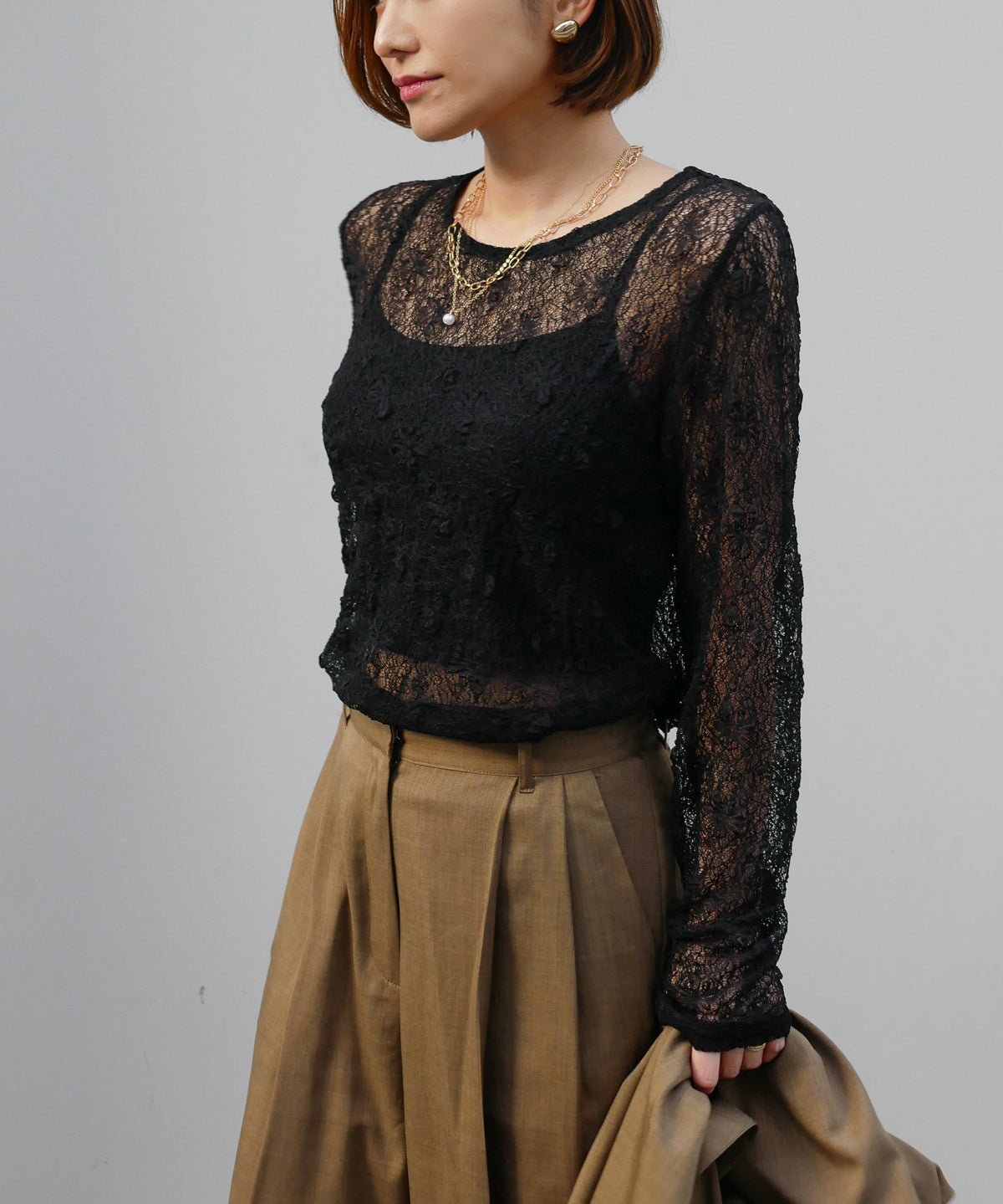 モデルサイズ：160cm B84 W61 H84 / 着用：ブラック