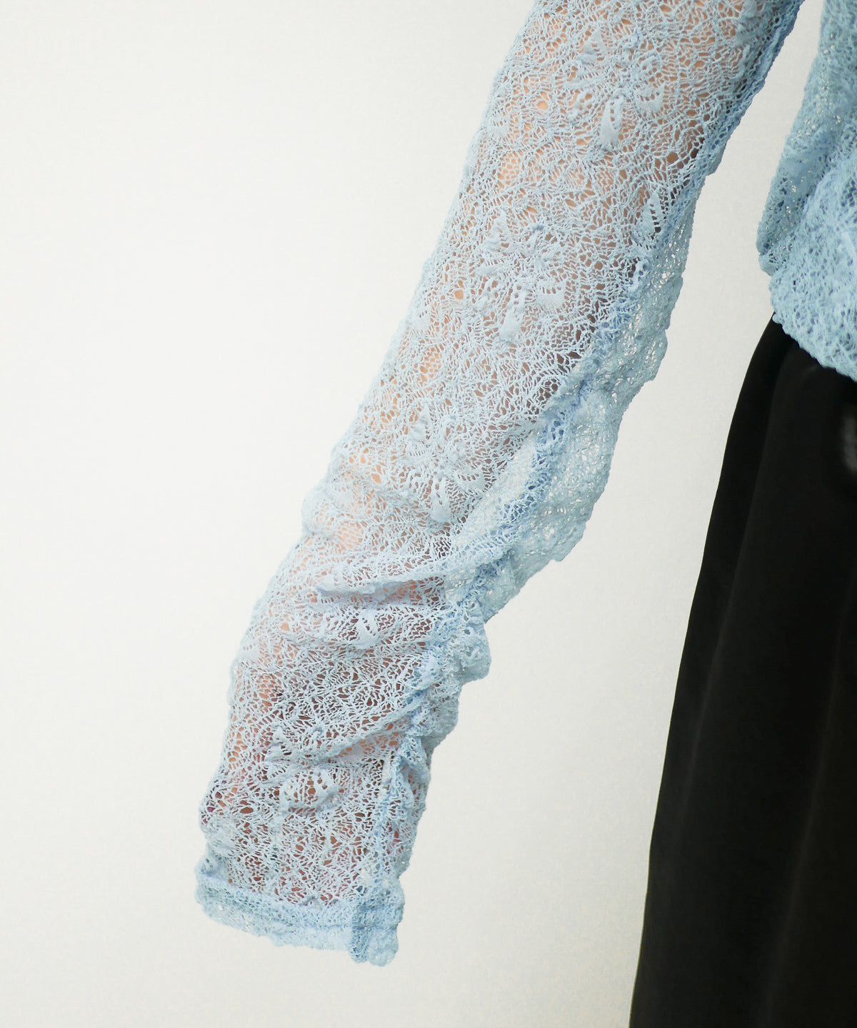 LACE GATHER TOP