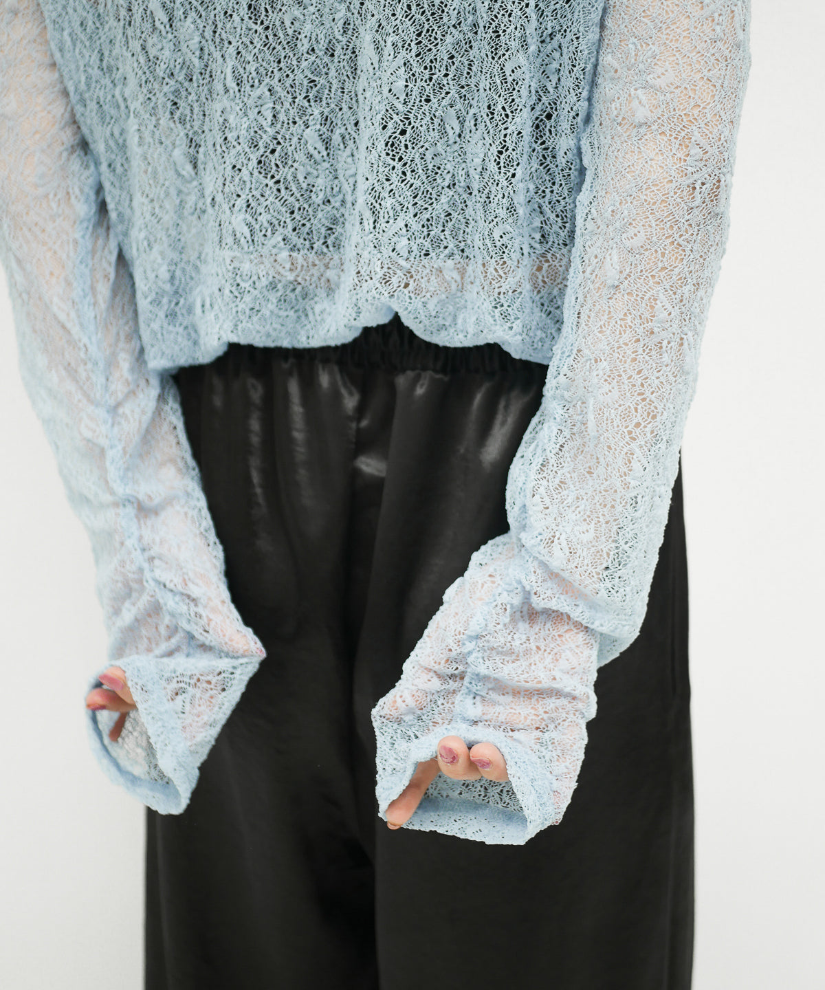LACE GATHER TOP