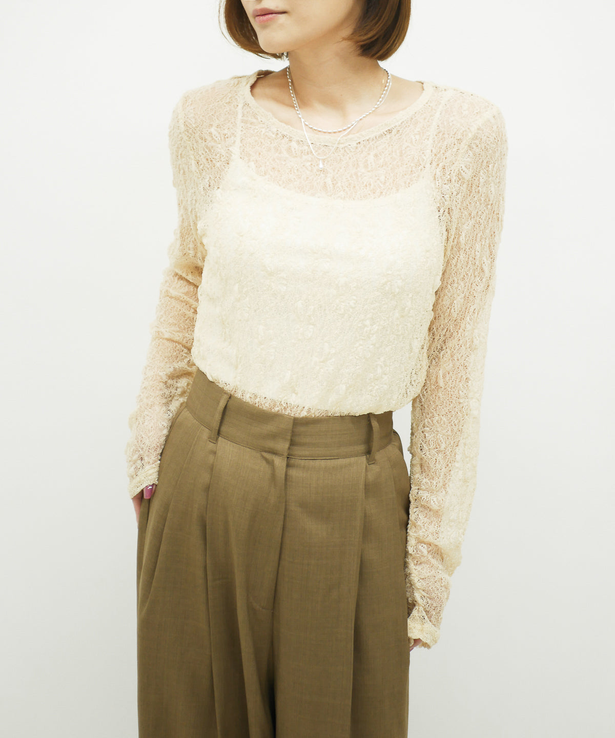 LACE GATHER TOP
