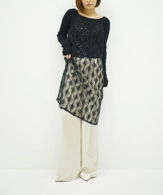 モデルサイズ：160cm B84 W61 H84 / 着用：ブラック