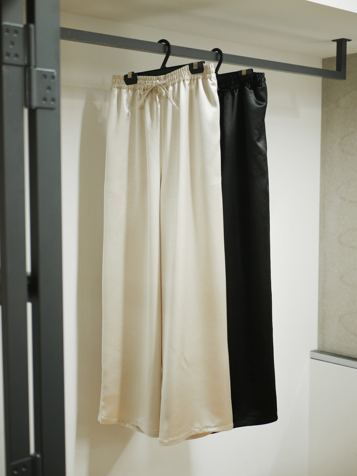 SATIN EASY WIDE PANTS