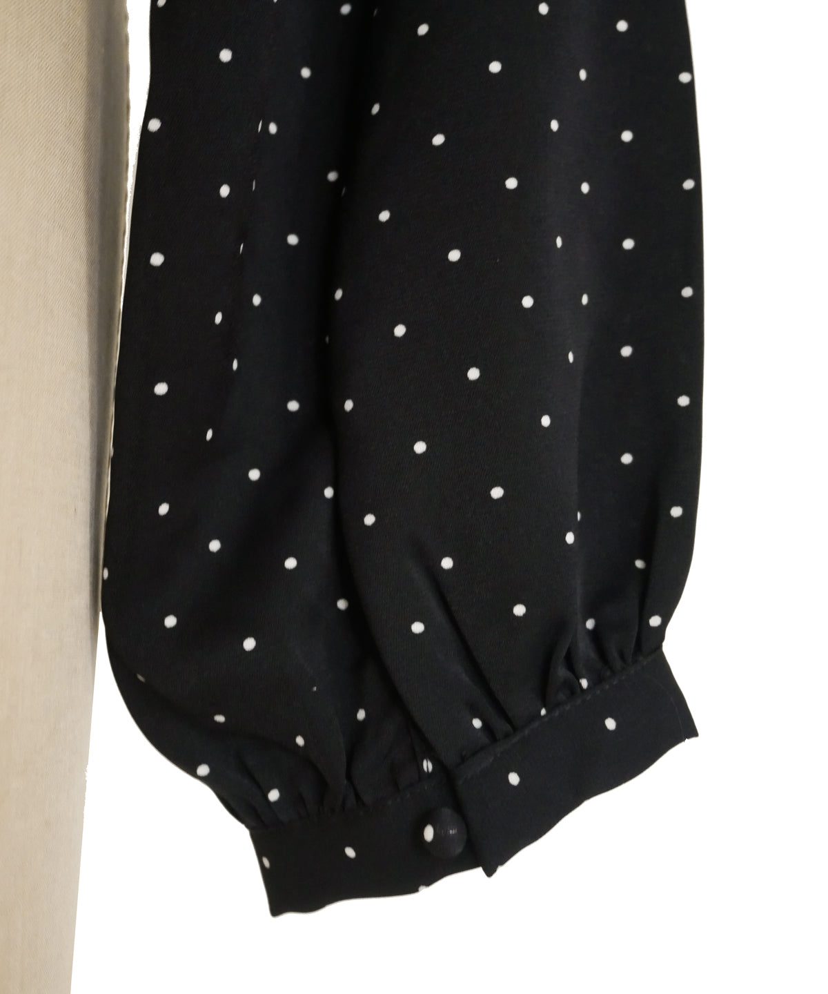 DOT FRILL BLOUSE