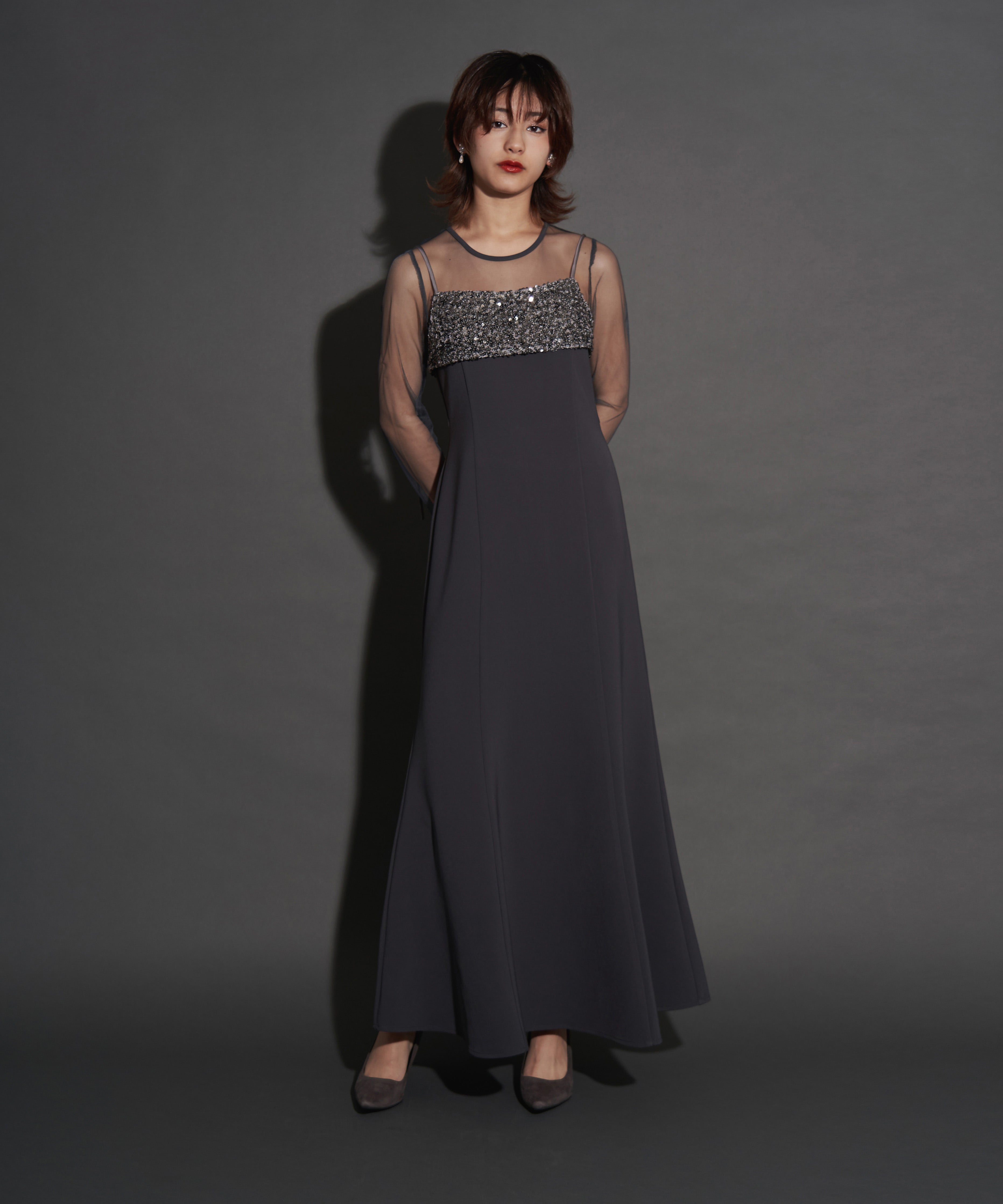 モデルサイズ：162cm B80 W59 H83 / 着用：チャコールグレー M