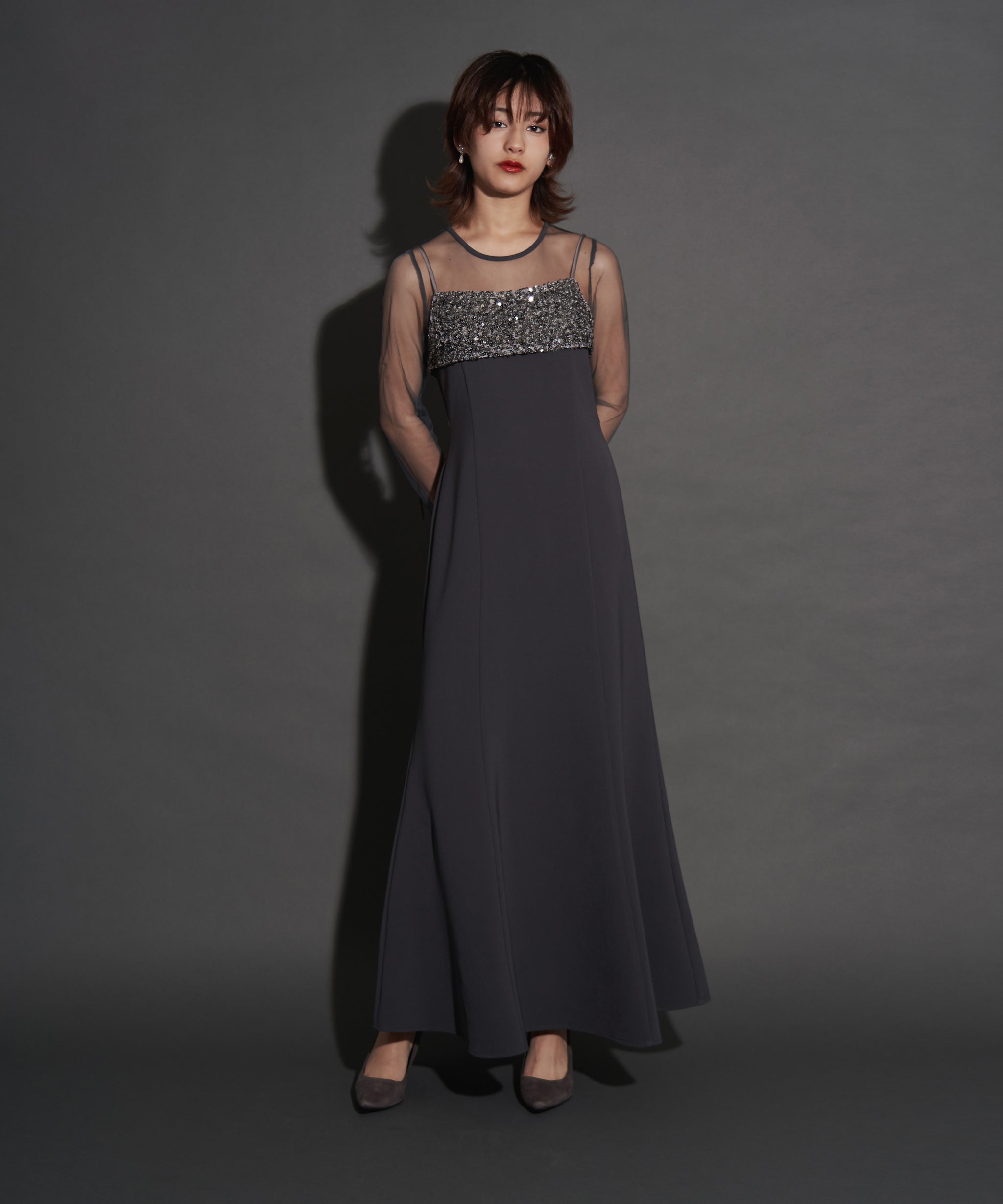 モデルサイズ：162cm B80 W59 H83 / 着用：チャコールグレー M