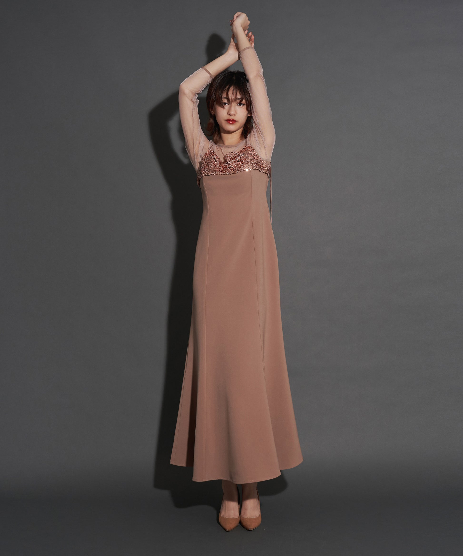 モデルサイズ：162cm B80 W59 H83 / 着用：ベージュ M